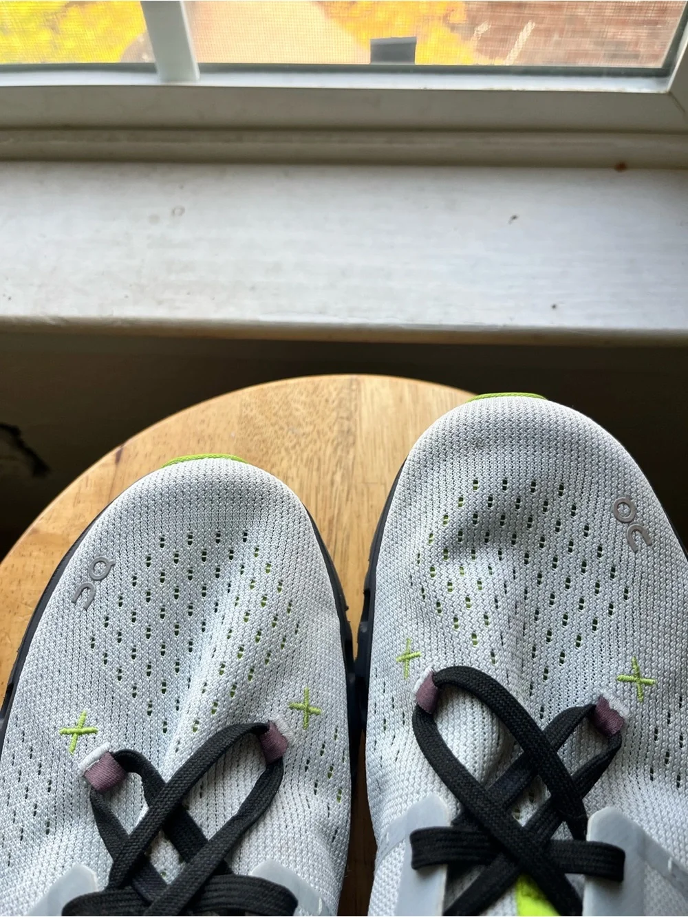 On Running Men’s Cloud X 4 Running Shoes in Light Gray with Lime Accents